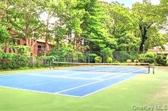 224 H Springmeadow Drive H, Holbrook, NY 11741