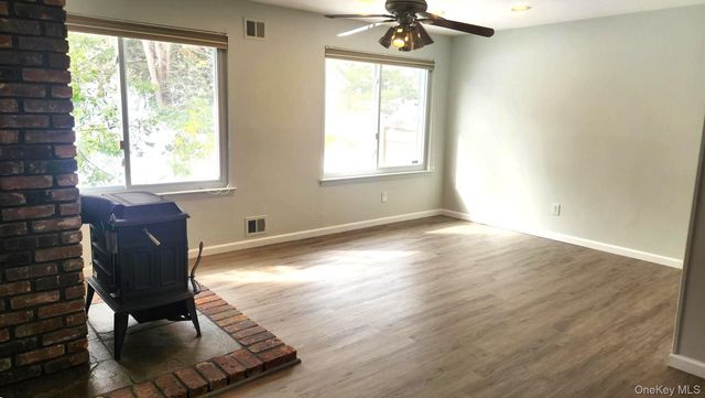 224 H Springmeadow Drive H, Holbrook, NY 11741