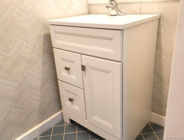 224 H Springmeadow Drive H, Holbrook, NY 11741