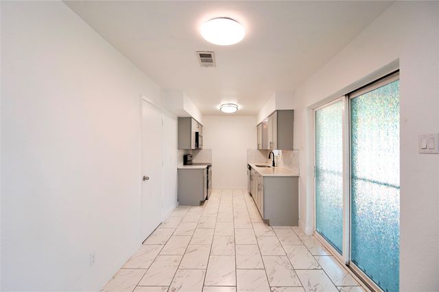 1035 Timberview Drive, Hutchins, TX 75141