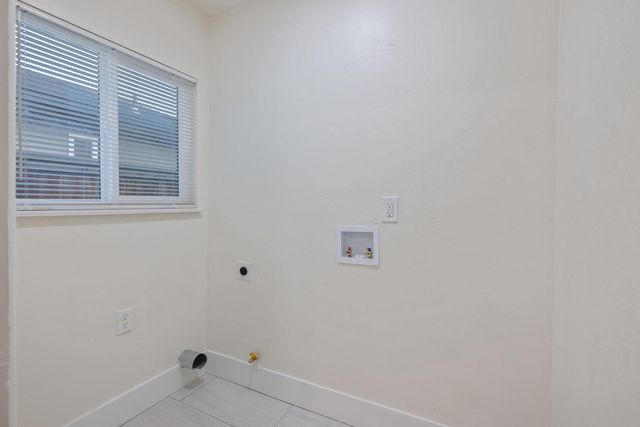 697 E Scott Avenue, Fresno, CA 93710