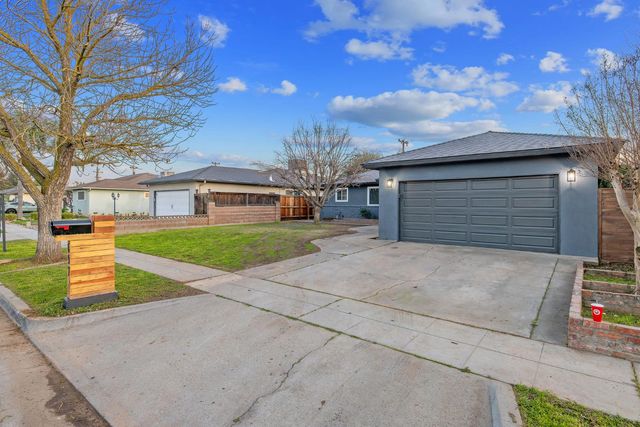 697 E Scott Avenue, Fresno, CA 93710