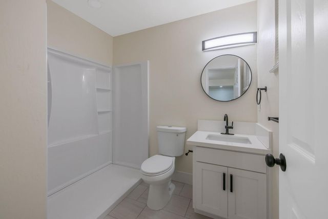 697 E Scott Avenue, Fresno, CA 93710