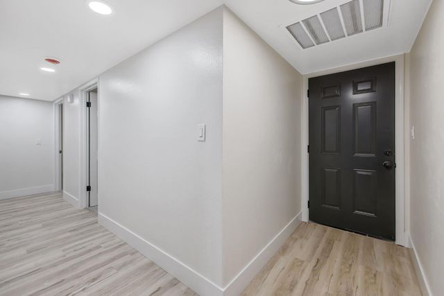 697 E Scott Avenue, Fresno, CA 93710