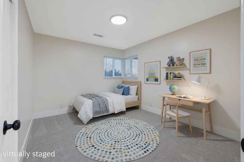 Image 26 of property listing at 697 E Scott Avenue, Fresno, CA 93710