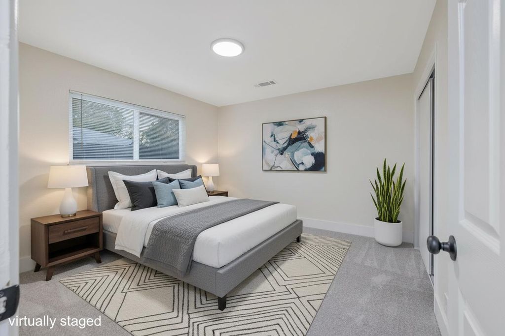 Image 28 of property listing at 697 E Scott Avenue, Fresno, CA 93710