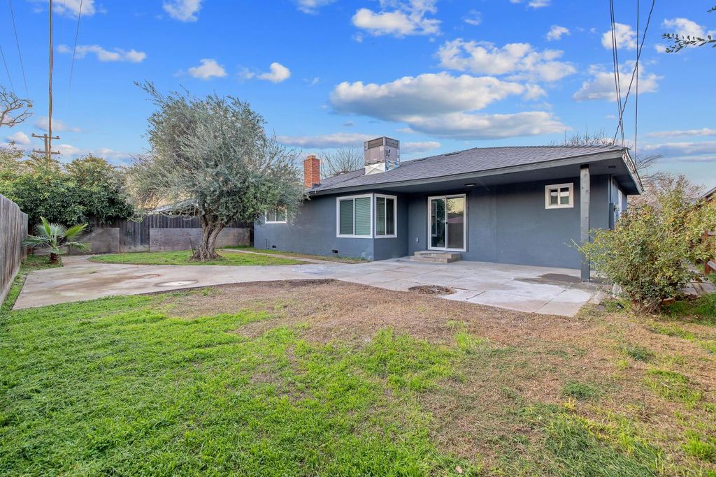 Image 41 of property listing at 697 E Scott Avenue, Fresno, CA 93710