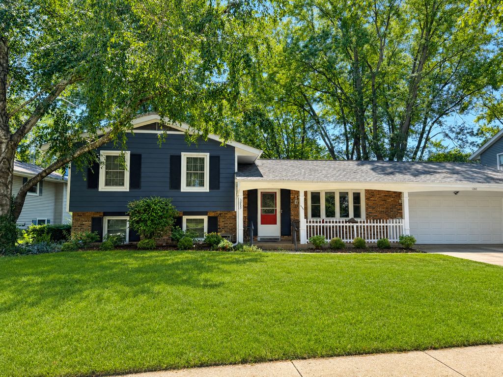 1260 Fellows Street, St. Charles, IL 60174