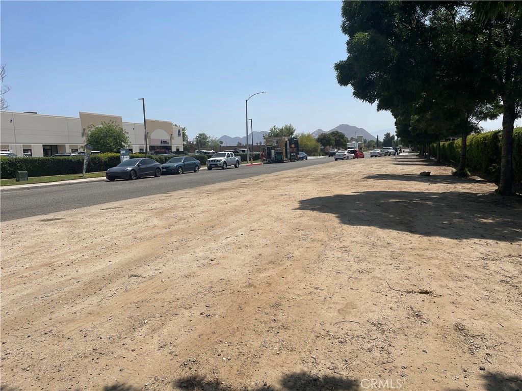 130 W Walnut ave A-17 Avenue, Perris, CA 92571 — photo 5
