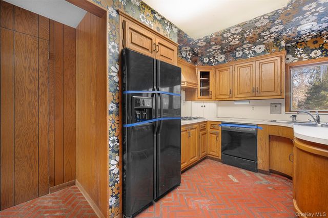 66 Deepdale Drive, Great Neck, NY 11021