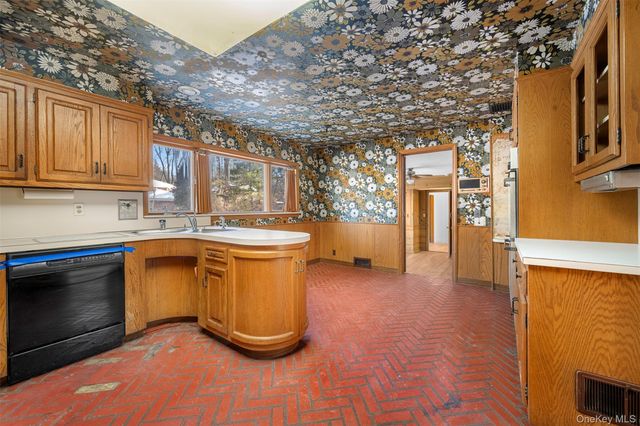 66 Deepdale Drive, Great Neck, NY 11021