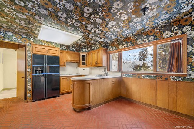 66 Deepdale Drive, Great Neck, NY 11021