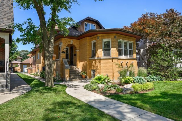 1127 N Elmwood Avenue, Oak Park, IL 60302