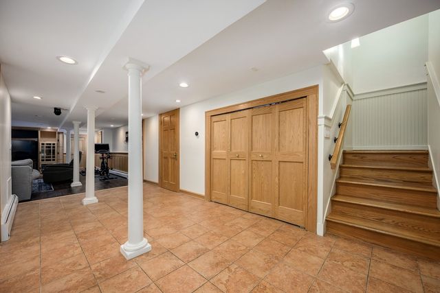 1127 N Elmwood Avenue, Oak Park, IL 60302