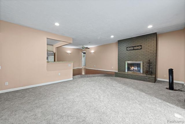 33165 Maplenut Street, Farmington, MI 48336
