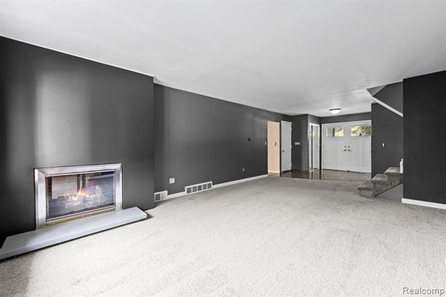 33165 Maplenut Street, Farmington, MI 48336