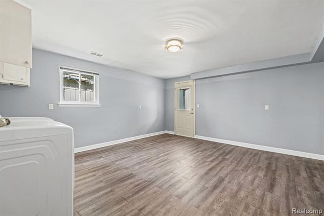 33165 Maplenut Street, Farmington, MI 48336