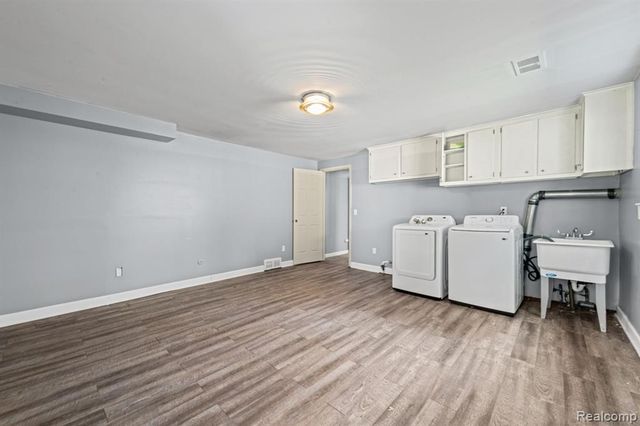33165 Maplenut Street, Farmington, MI 48336