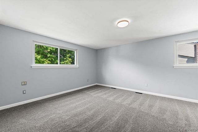 33165 Maplenut Street, Farmington, MI 48336
