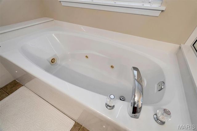 643 Country Heights Drive, Lake St Louis, MO 63367