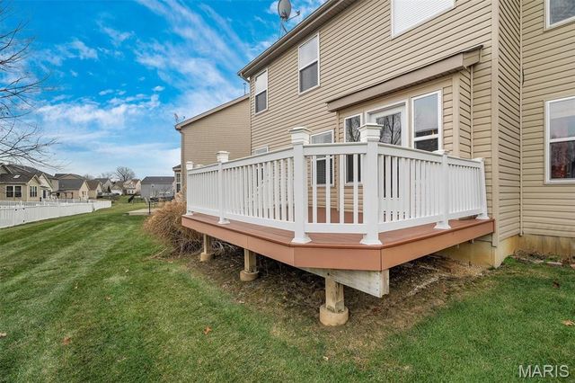 643 Country Heights Drive, Lake St Louis, MO 63367