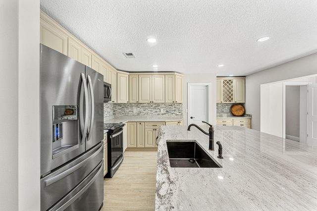 236 Country Club Drive, Melbourne, FL 32940