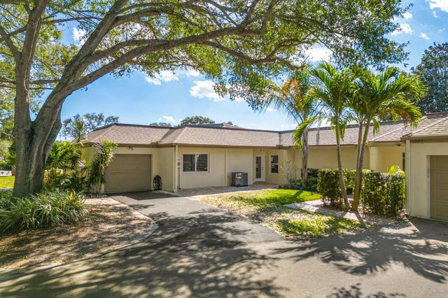 236 Country Club Drive, Melbourne, FL 32940