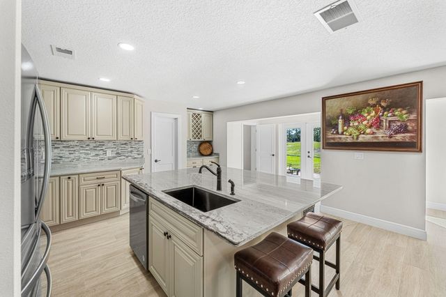 236 Country Club Drive, Melbourne, FL 32940