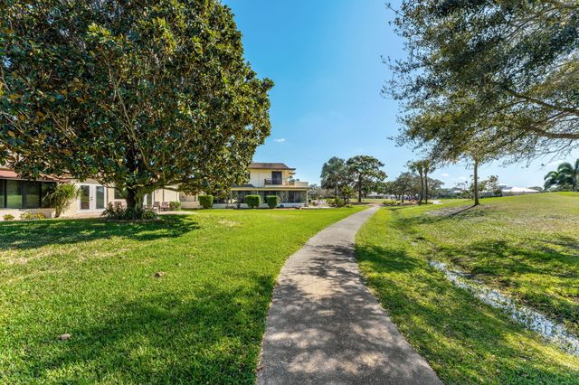 236 Country Club Drive, Melbourne, FL 32940
