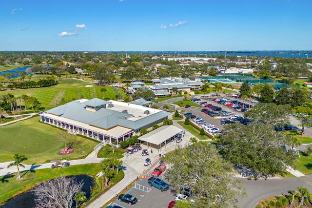 236 Country Club Drive, Melbourne, FL 32940