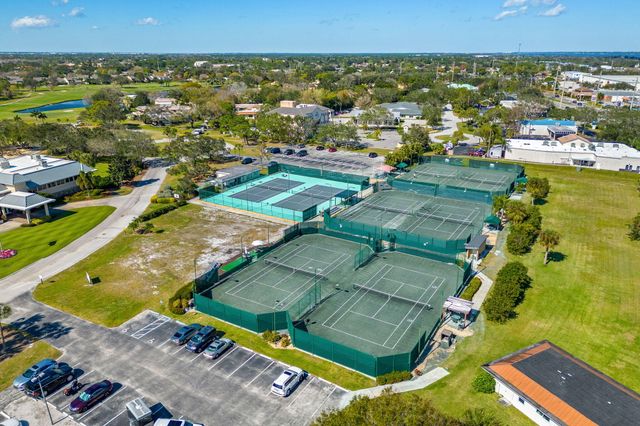 236 Country Club Drive, Melbourne, FL 32940