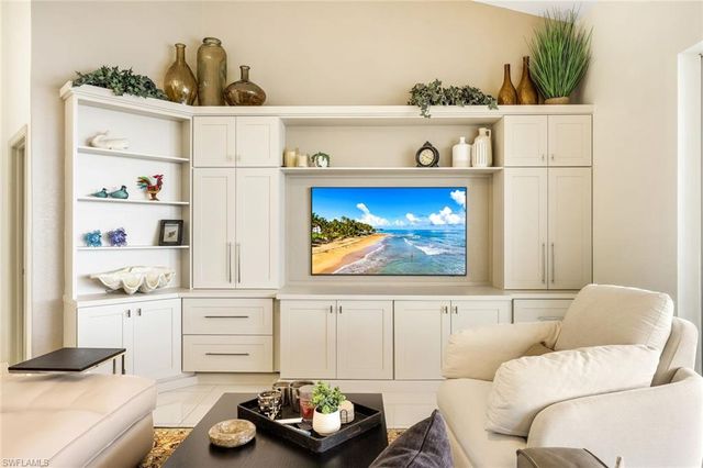 5011 SW 5th PL, Cape Coral, FL 33914