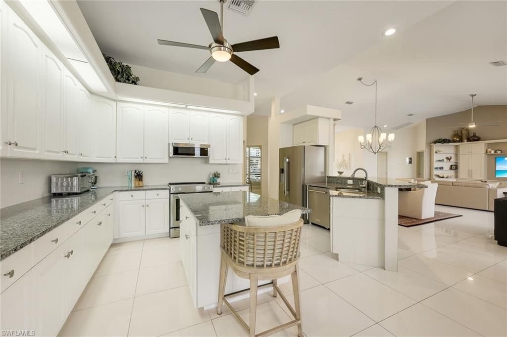 Image 15 of property listing at 5011 SW 5th PL, Cape Coral, FL 33914