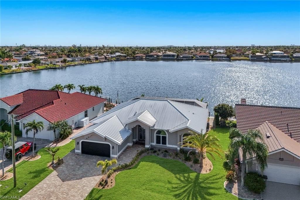 Image 3 of property listing at 5011 SW 5th PL, Cape Coral, FL 33914