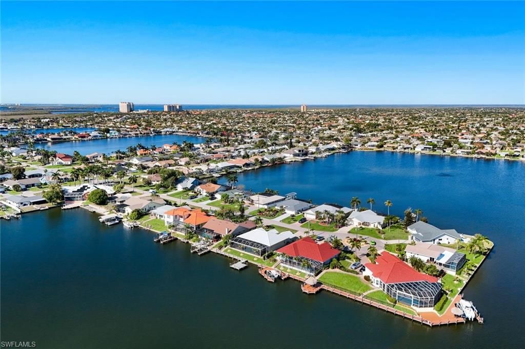 Image 36 of property listing at 5011 SW 5th PL, Cape Coral, FL 33914