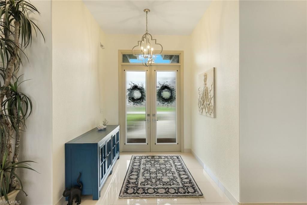 Image 4 of property listing at 5011 SW 5th PL, Cape Coral, FL 33914