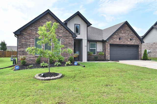 7142 E 154th Street S, Bixby, OK 74008