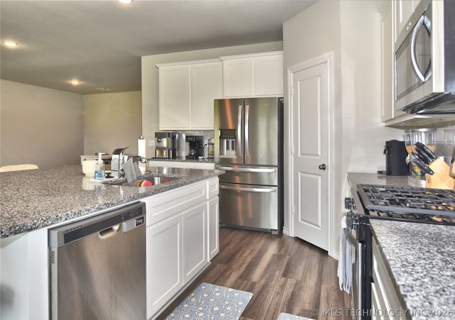7142 E 154th Street S, Bixby, OK 74008