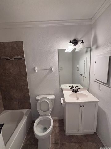 9140 Timber Path Unit 2405, San Antonio, TX 78250