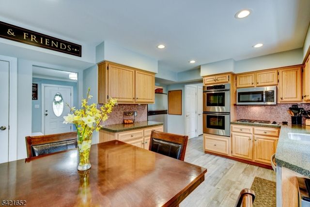 3 Yorktown Rd, Millstone Boro, NJ 08844