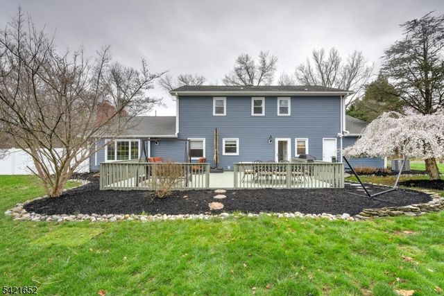 3 Yorktown Rd, Millstone Boro, NJ 08844