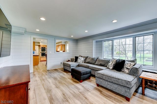 3 Yorktown Rd, Millstone Boro, NJ 08844