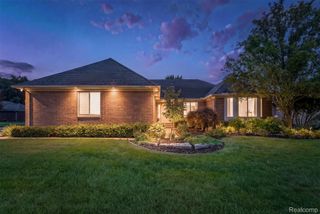 22702 Brantingham Road, Macomb Township, MI 48044