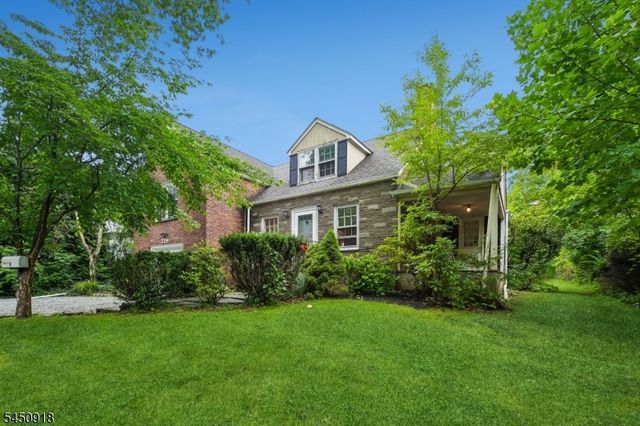 219 Ashland Rd, Summit City, NJ 07901