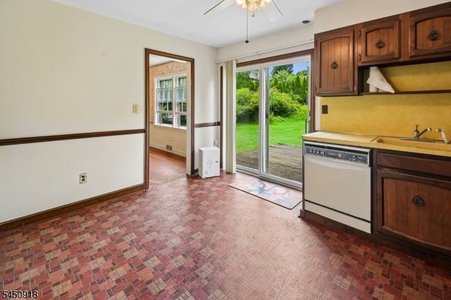 219 Ashland Rd, Summit City, NJ 07901