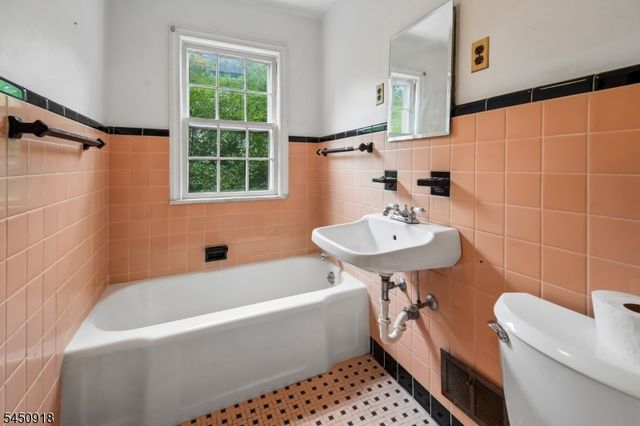 219 Ashland Rd, Summit City, NJ 07901
