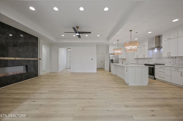 239 Ootsima Way, Loudon, TN 37774