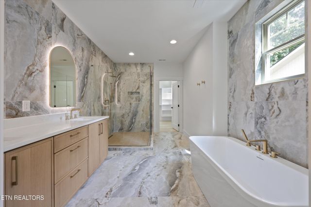 239 Ootsima Way, Loudon, TN 37774