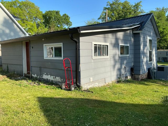 717 W 12th Street, Chickamauga, GA 30707