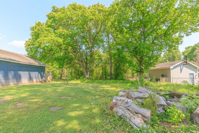 717 W 12th Street, Chickamauga, GA 30707